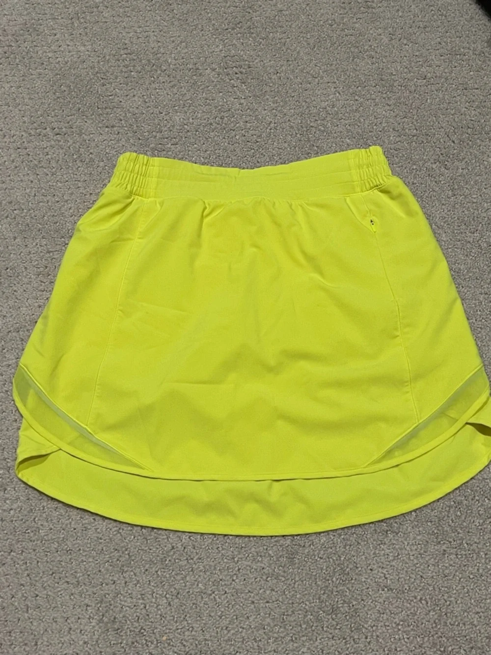 Lululemon Hotty Hot Neon Yellow Skort Skirt long Size 8 - Picture 2 of 13